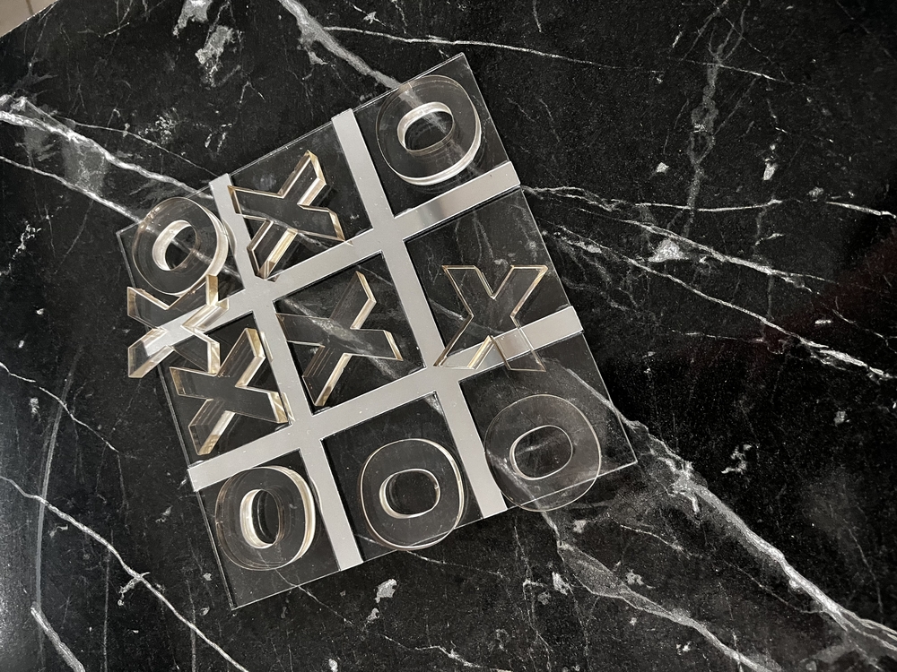 Şeffaf Pleksi XOX (Tic Tac Toe) Strateji Oyunu – Modern & Dekoratif Masa Oyunu