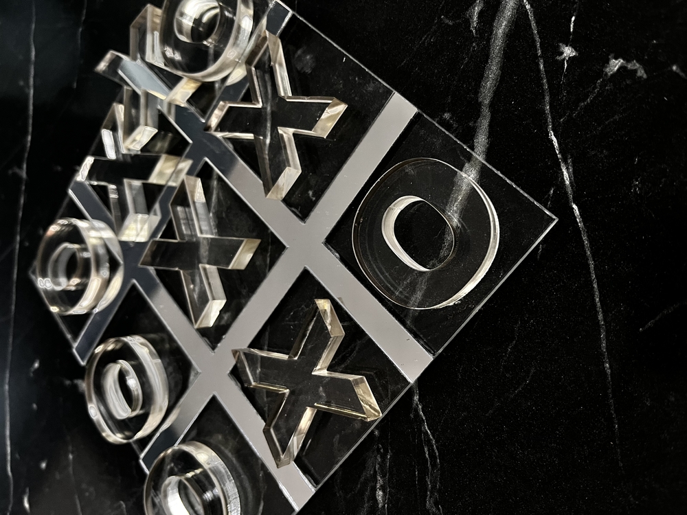 Şeffaf Pleksi XOX (Tic Tac Toe) Strateji Oyunu – Modern & Dekoratif Masa Oyunu