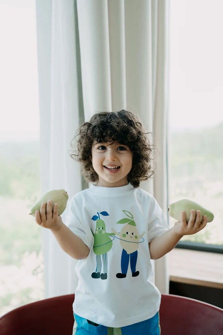 ilo and friends Hula Hoop Tshirt