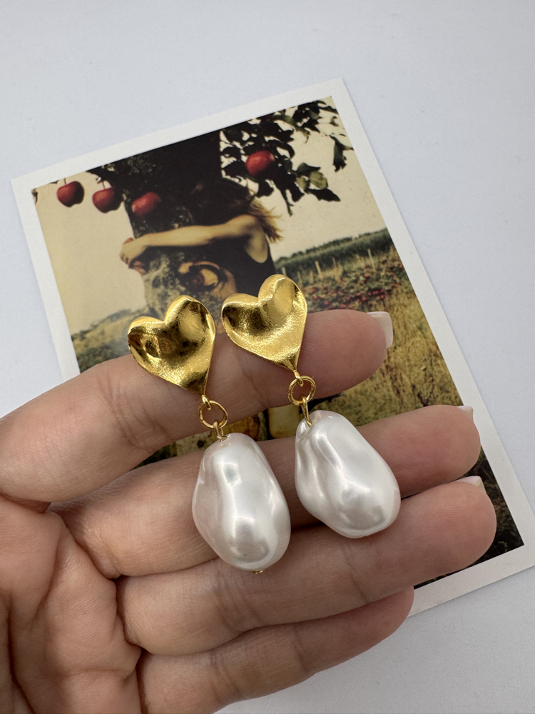 Amoré Pearl Earrings 