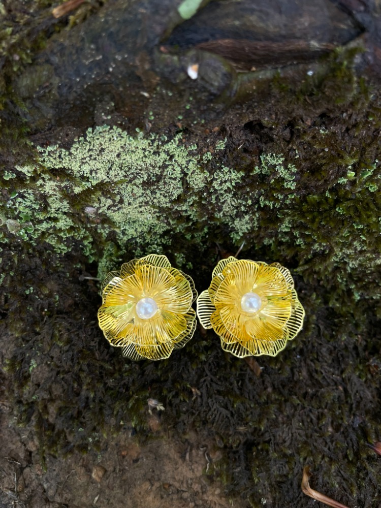Golden Bloom Kol Düğmesi & Broş