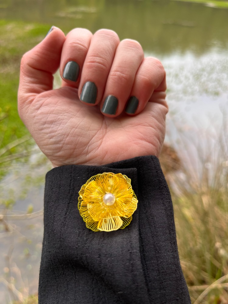 Golden Bloom Kol Düğmesi & Broş