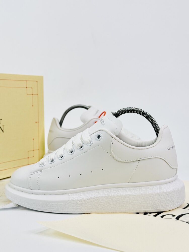 ALEXANDER McQUEEN