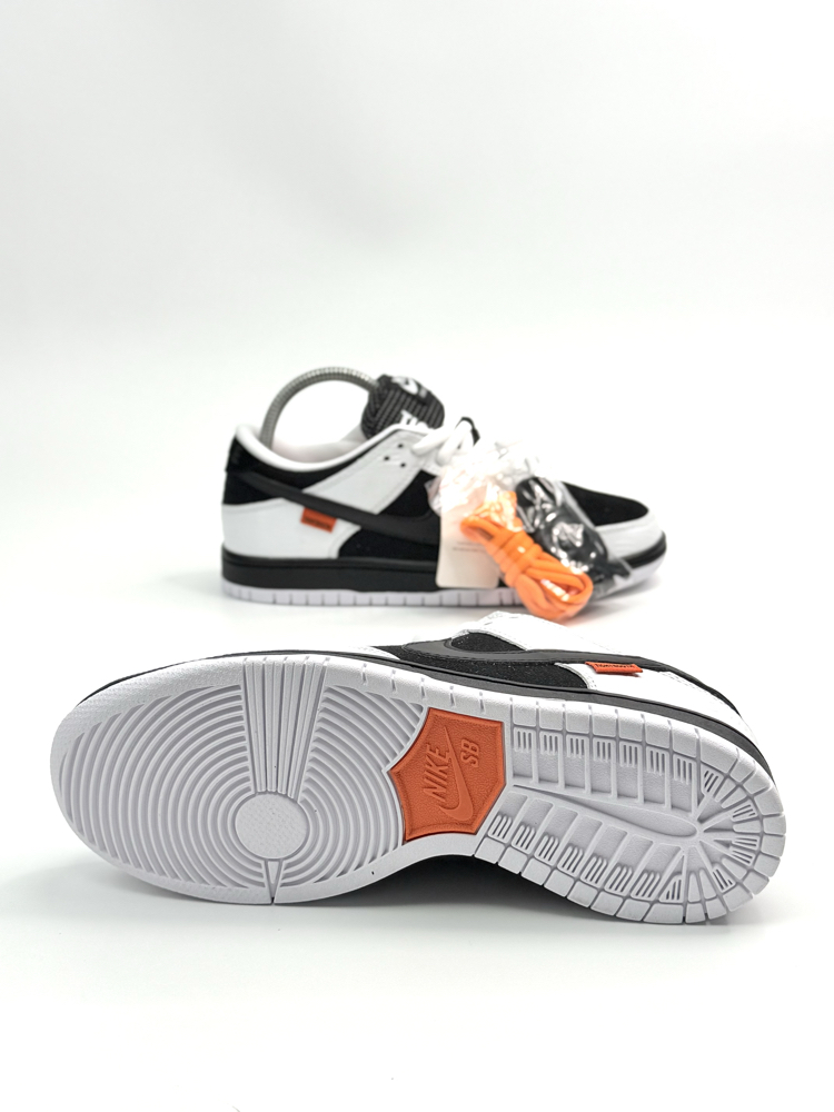 NİKE SB DUNK LOW X TGHTBOOTH