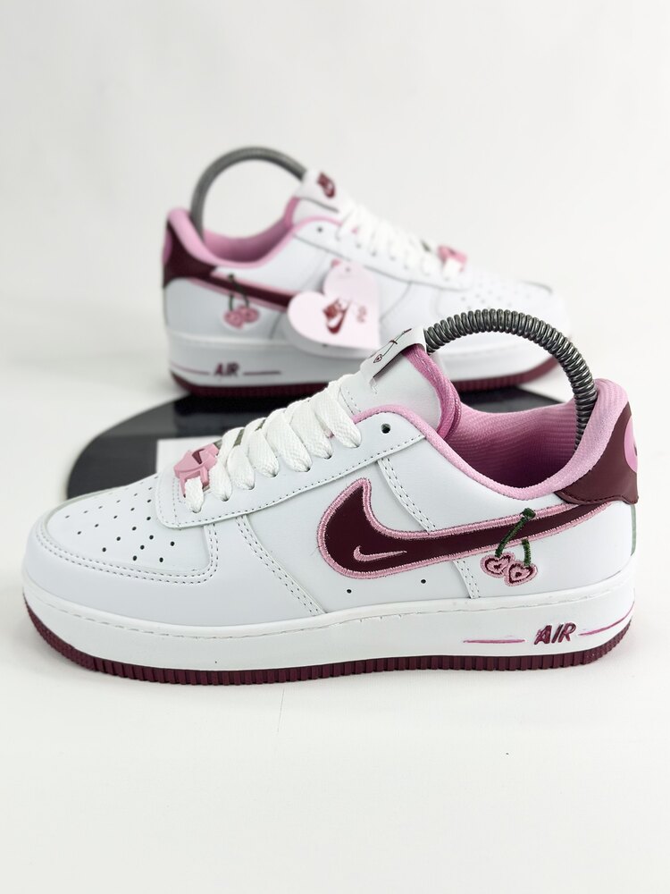 NİKE AİR FORCE 1 LOW VALENTİNE’s DAY