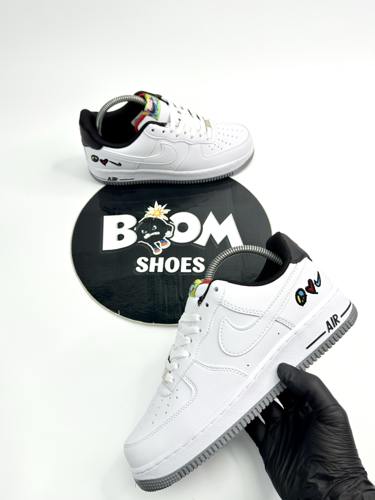 NIKE AIR FORCE 1 LOW ’07 LV8 PEACE LOVE