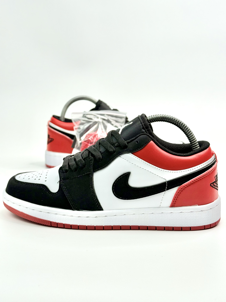 NIKE AIR JORDAN 1 LOW SE “BLACK TOE”