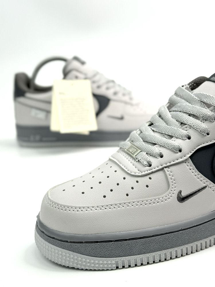 NIKE AIR FORCE 1 LOW