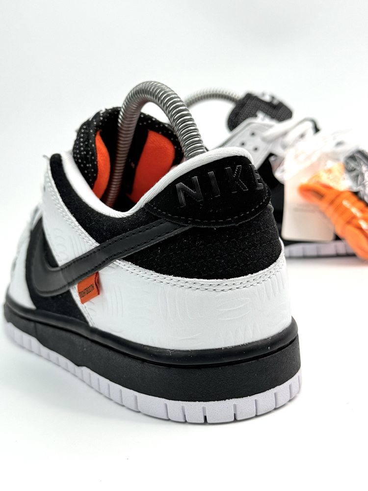 NİKE SB DUNK LOW X TGHTBOOTH