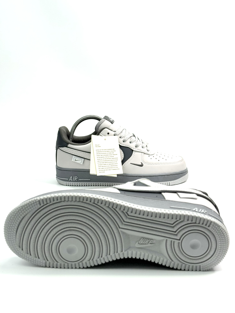 NIKE AIR FORCE 1 LOW