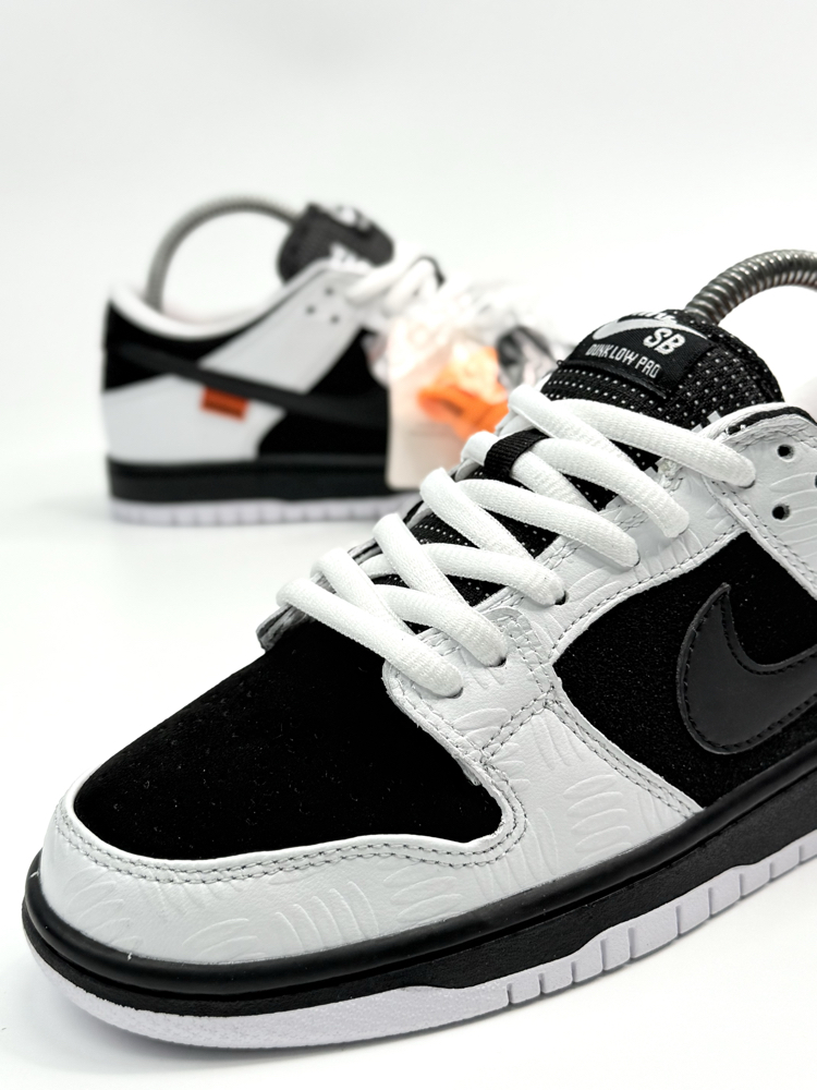 NİKE SB DUNK LOW X TGHTBOOTH
