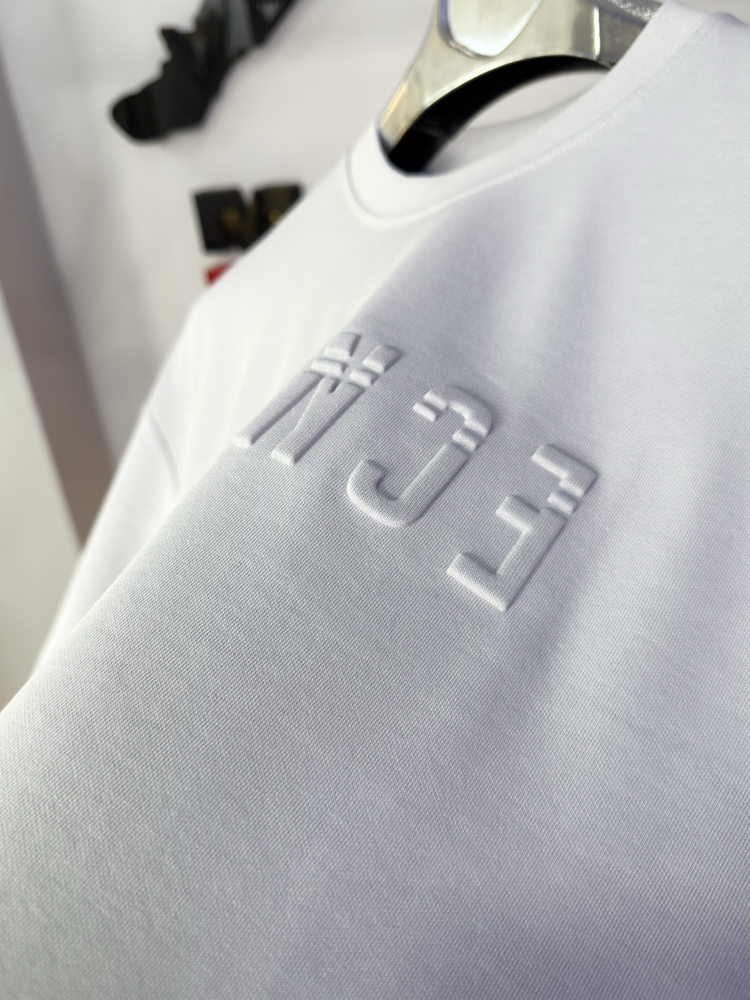 KABARTMALI BASKI PREMIUM GÖĞÜS DETAY T-SHIRT