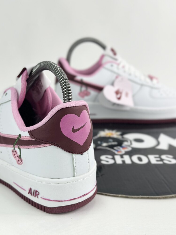 NİKE AİR FORCE 1 LOW VALENTİNE’s DAY