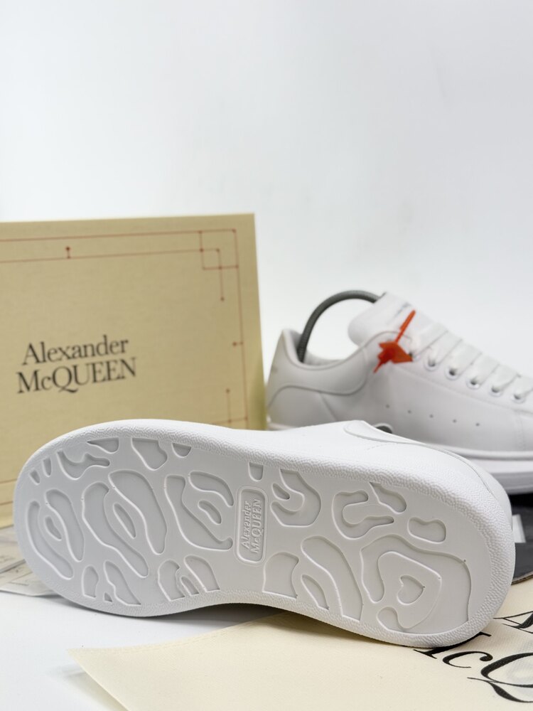 ALEXANDER McQUEEN
