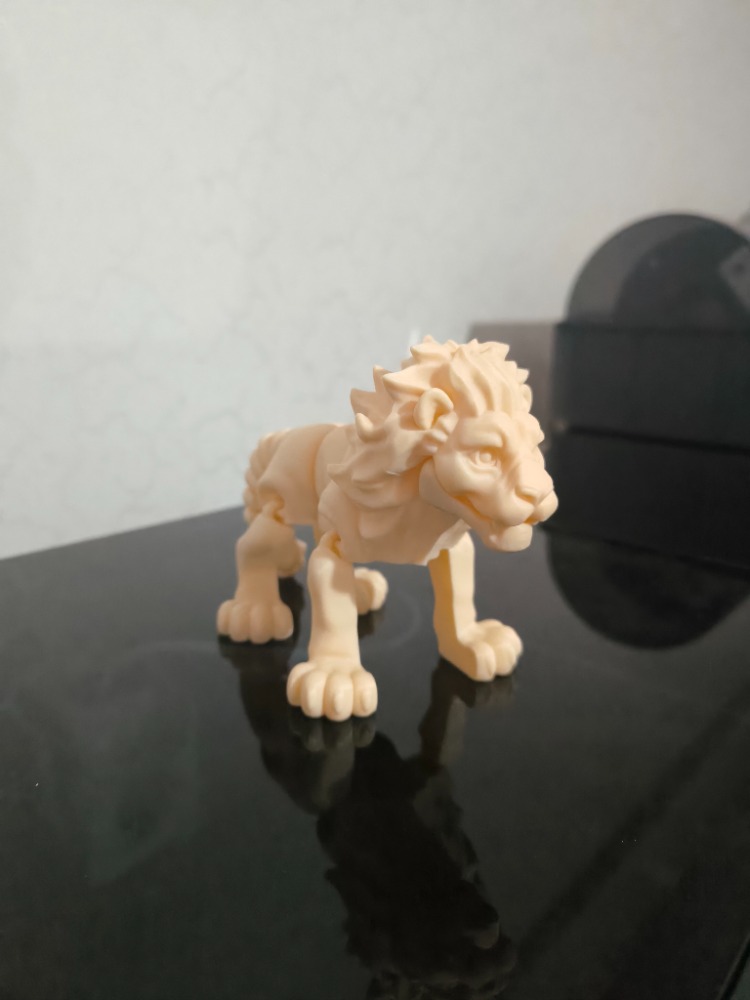 Hareketli Aslan Figürü - Eklemli Ormanın Kralı