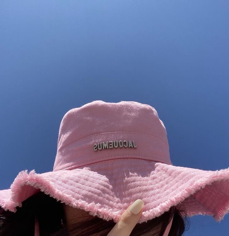 JACQUEMUSS HAT PUDRA