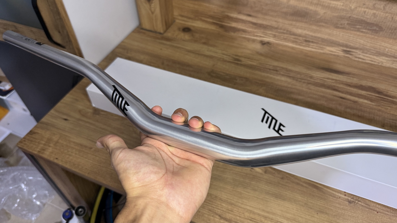 Title AH1 80 cm 38mm rise sıfır gidon