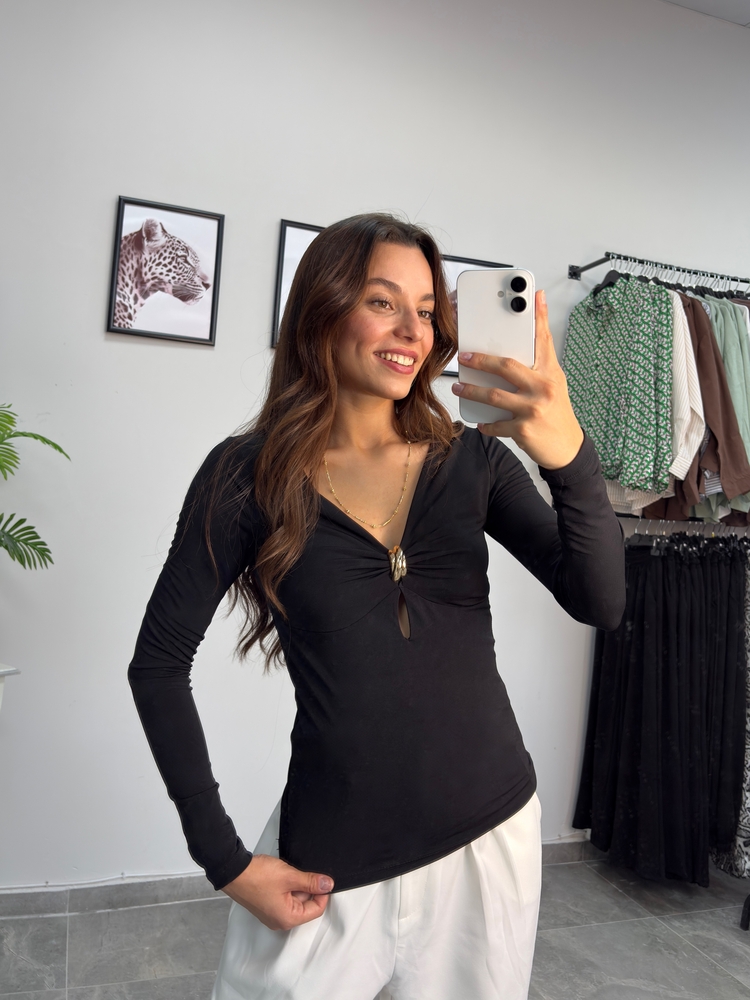 V Yaka Gold Aksesuarlı Siyah Body