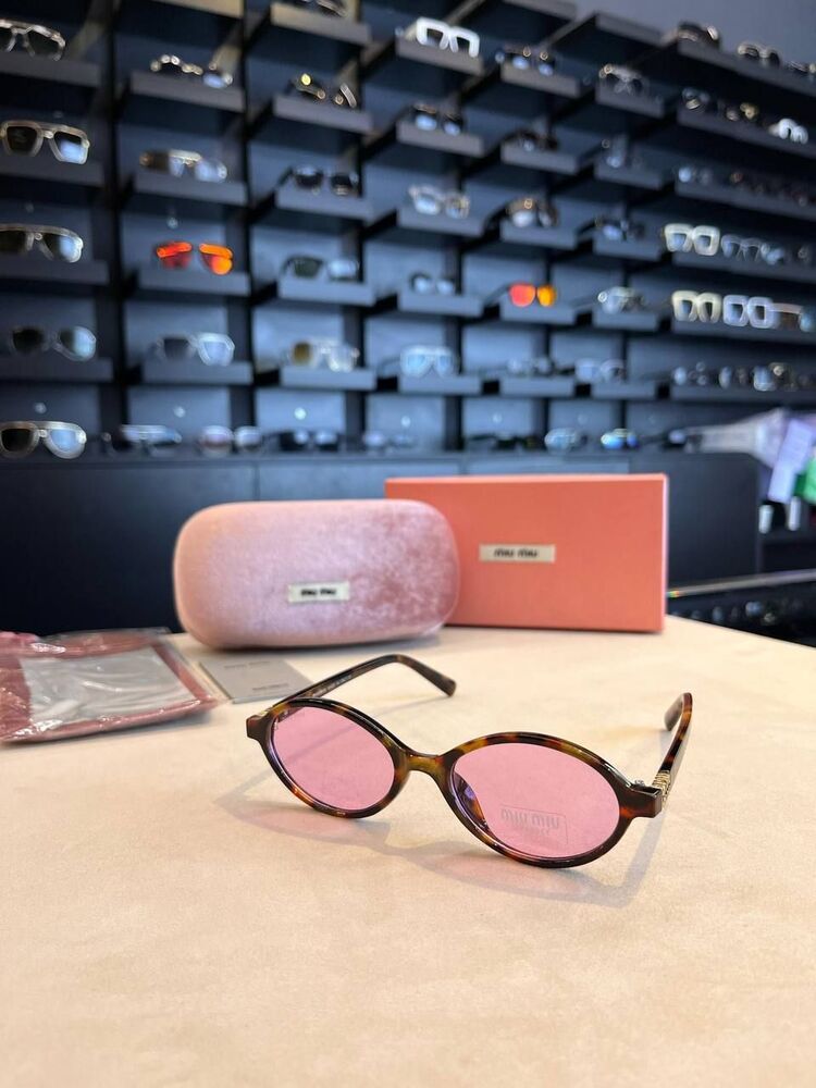 miu miu Pembe Cam Polarize Güneş Gözlüğü
