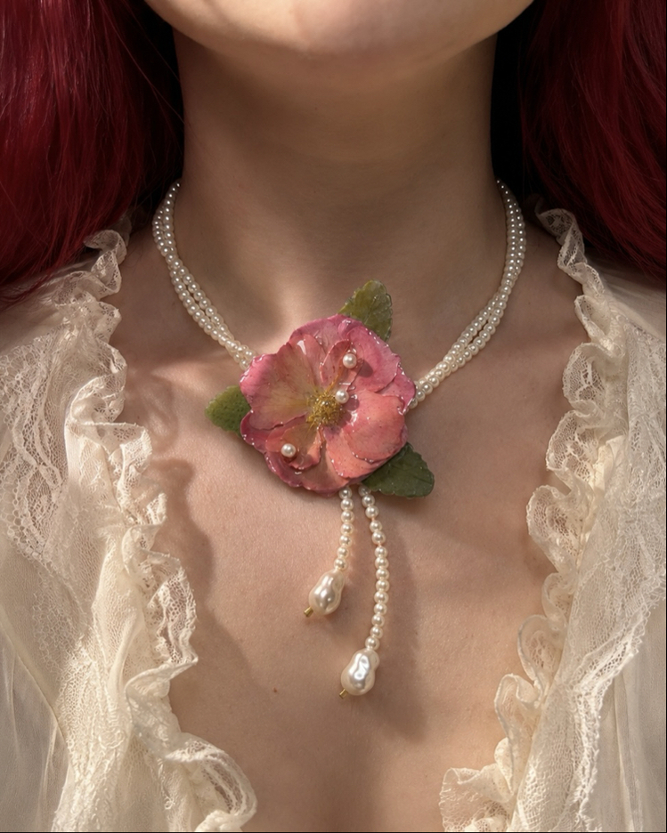 Romantic rose kolye