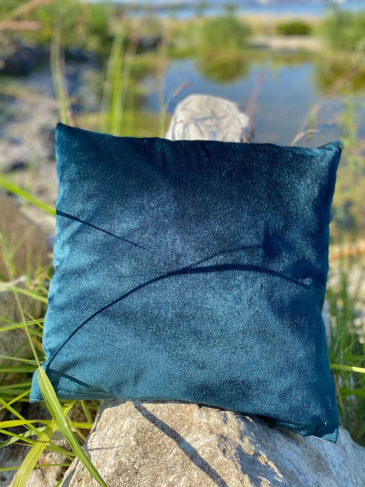 Emerald Dusk 50 x 50 Kadife Kırlent Kılıfı