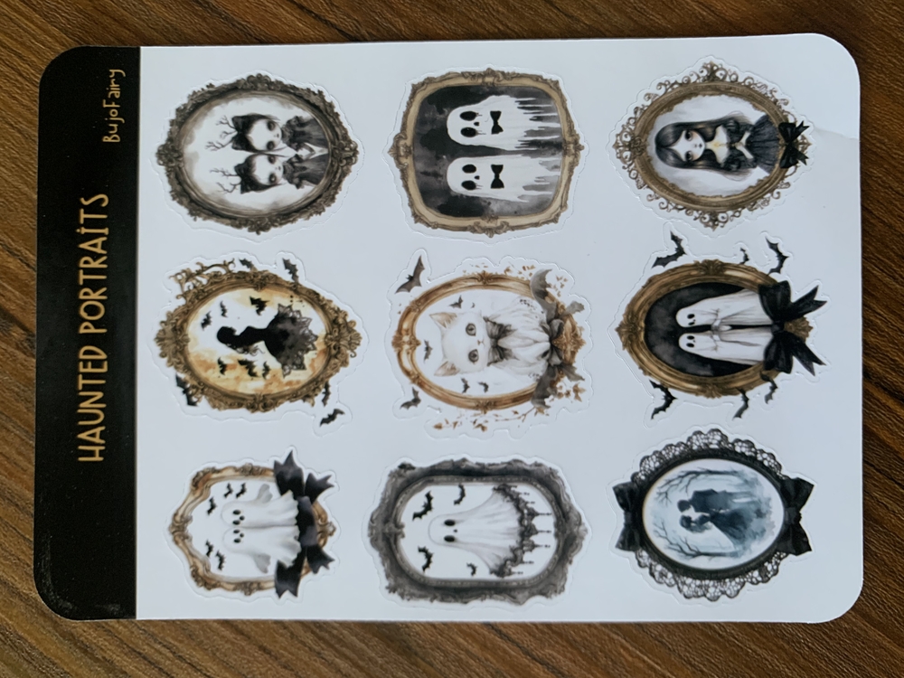 Haunted Portraits Sayfa Sticker