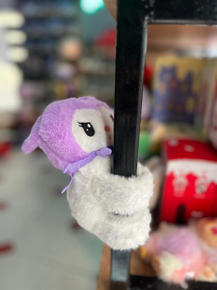 Kuromi Kola Bacağa Sarılan :)
