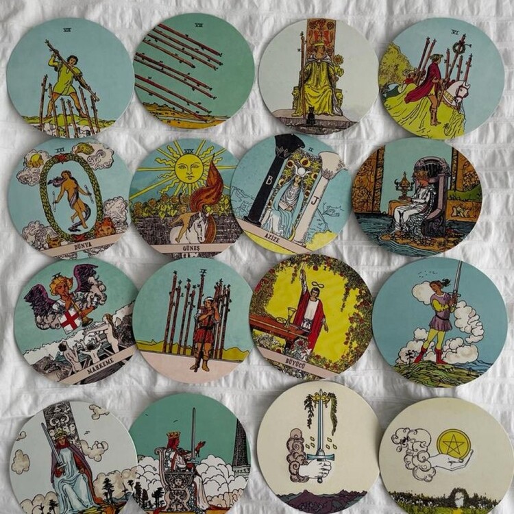 Circular Rider Waite Tarot