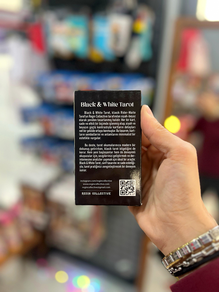 Black & White Tarot