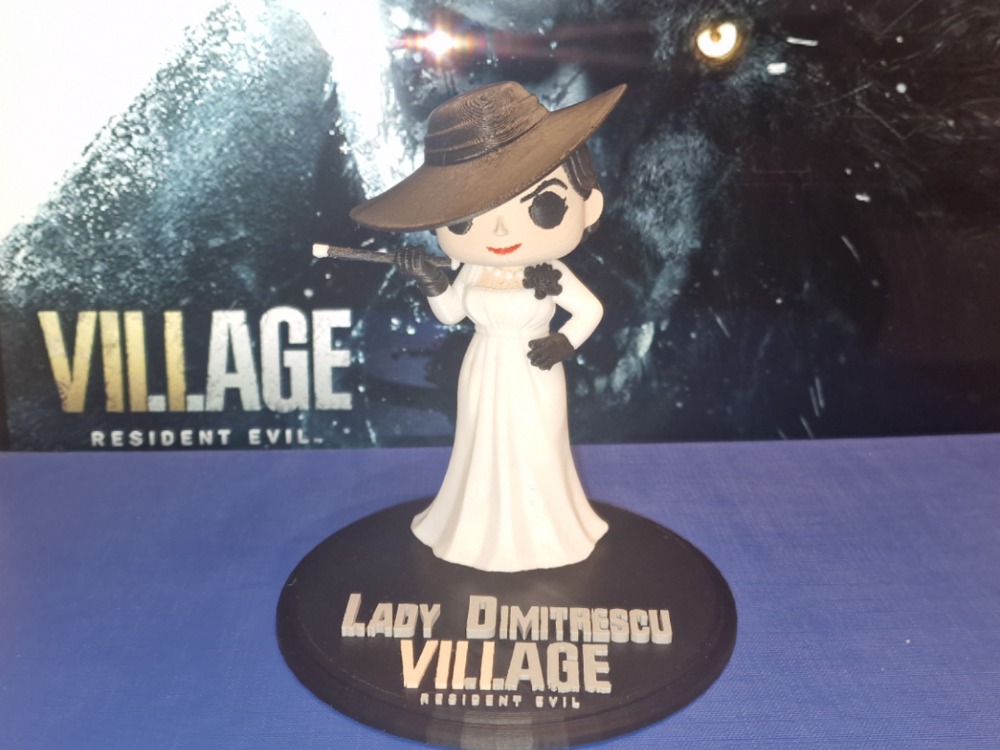 Lady Dimitrescu Figür – Resident Evil Village Koleksiyon Figürü