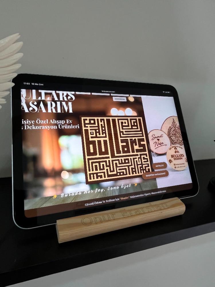 Kişiye Özel Ahşap Tablet Standı & iPad Tutucu Fotoğraf, Yazı & Logo Baskı