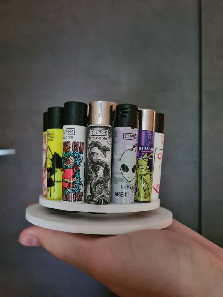 clipper çakmak standı
