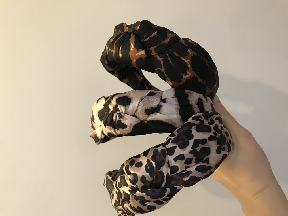 Saten leopar taç