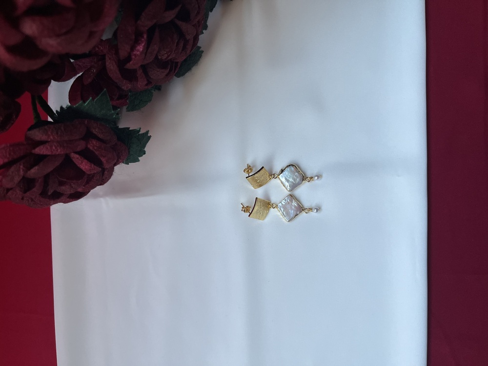 Romantic Turn Earrings