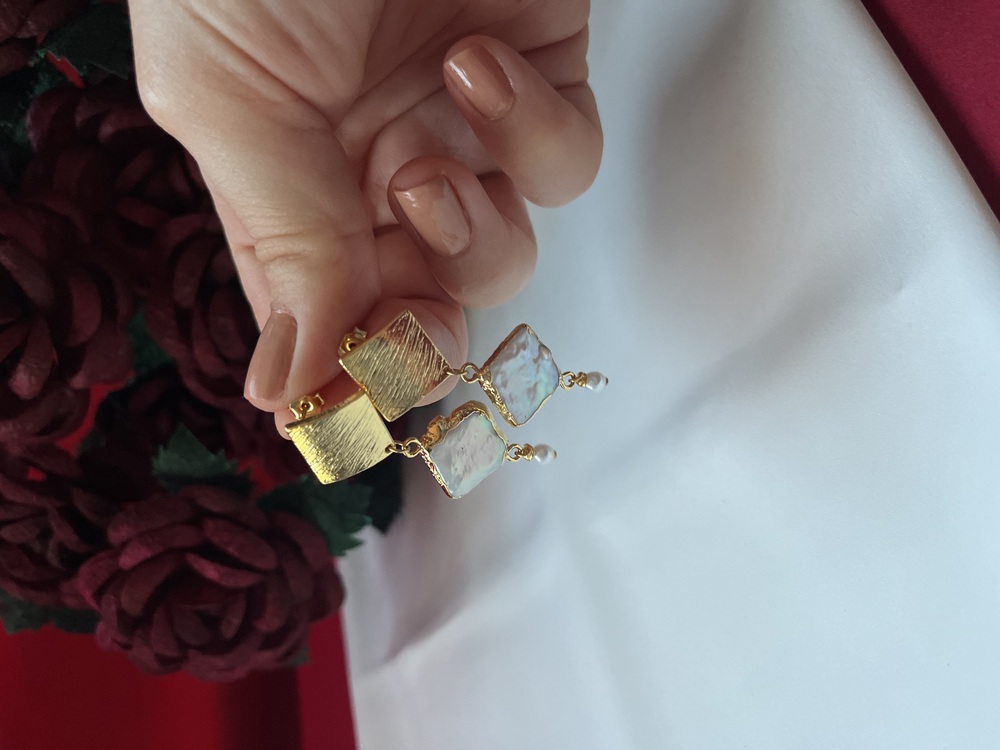 Romantic Turn Earrings