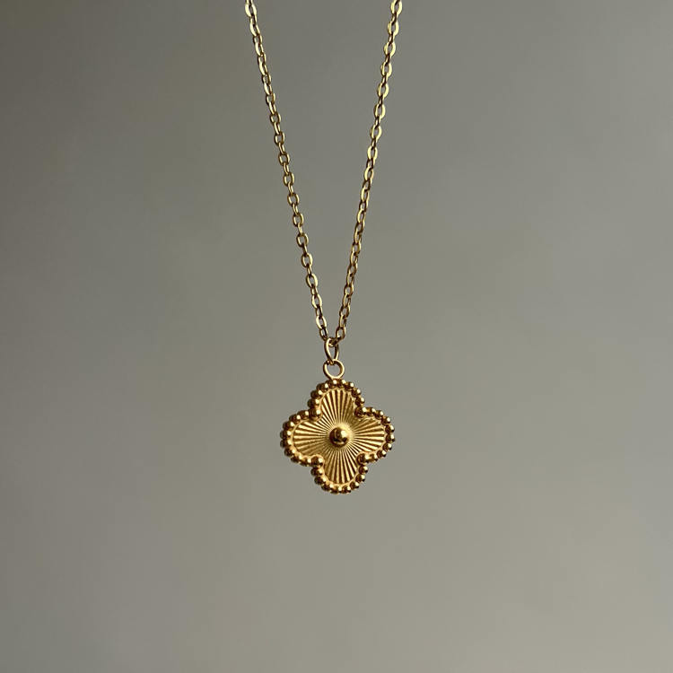 Gold Çelik Yonca Kolye