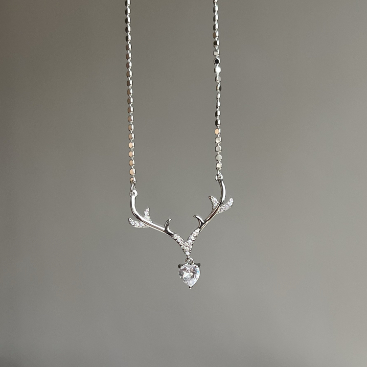 Silver Antler Heart Kolye
