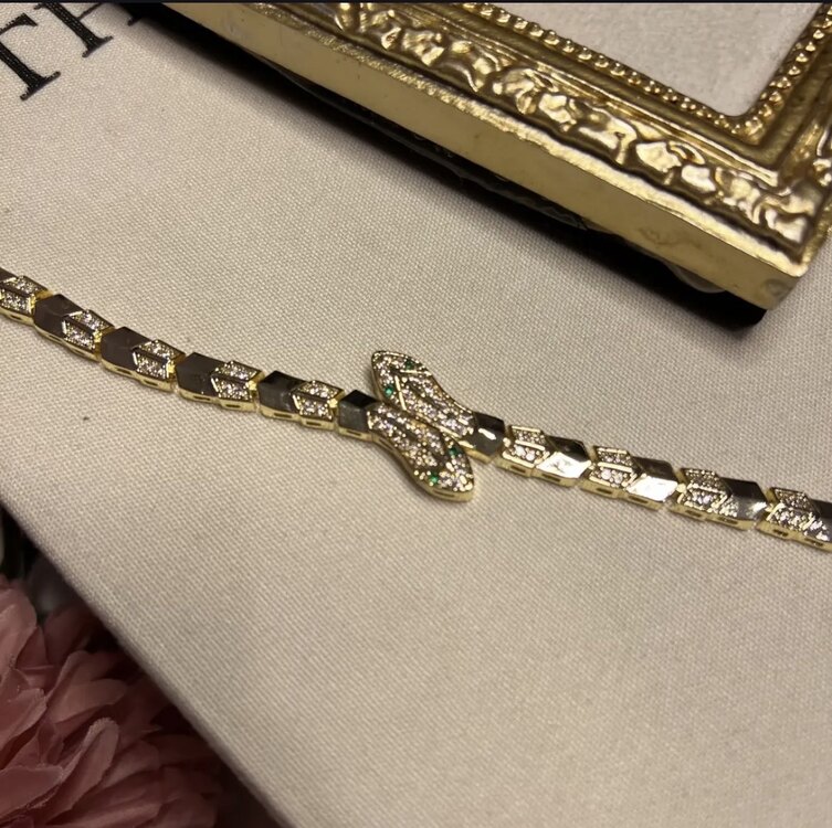 Gold Taşlı Yılan Model Bileklik