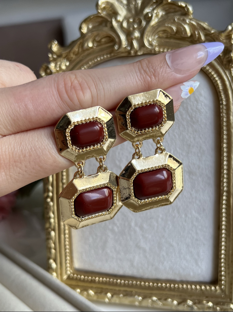 Gold Bordo Detaylı Vintage Küpe