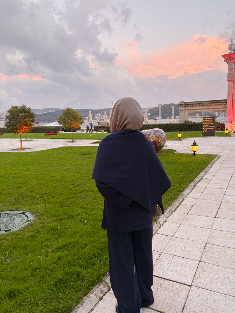 Şal Detaylı Triko Takım
