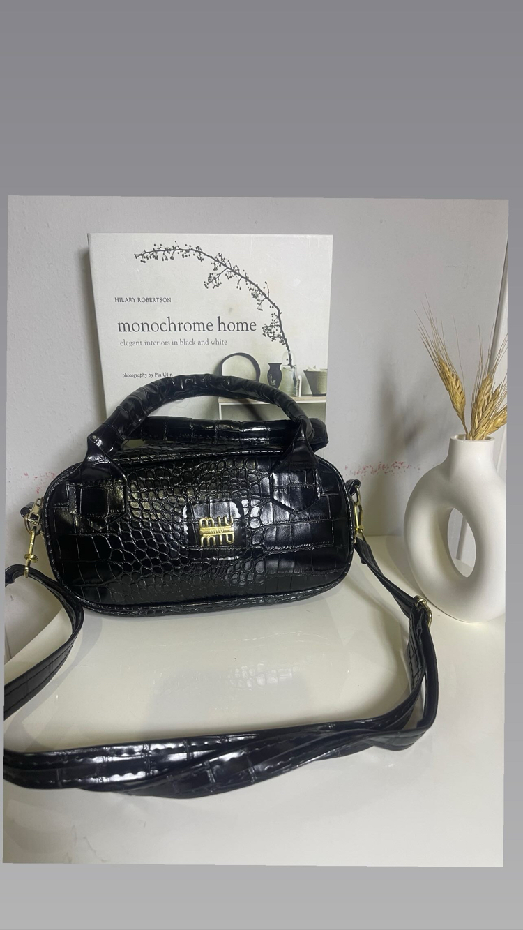 Siyah Kroko Desen Oval Miu Miu Model Kadın Çanta