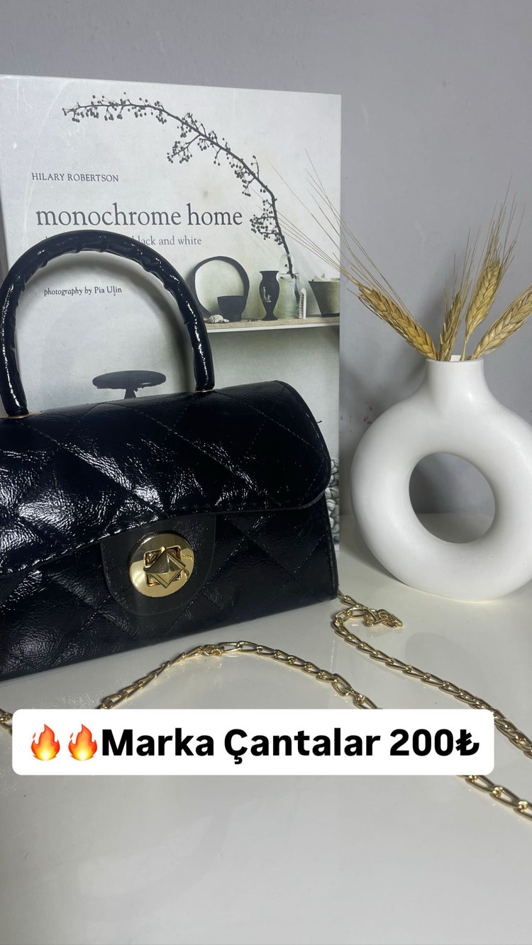 Lüks Kapitone Siyah Çanta – Gold Zincir Detaylı (200₺)