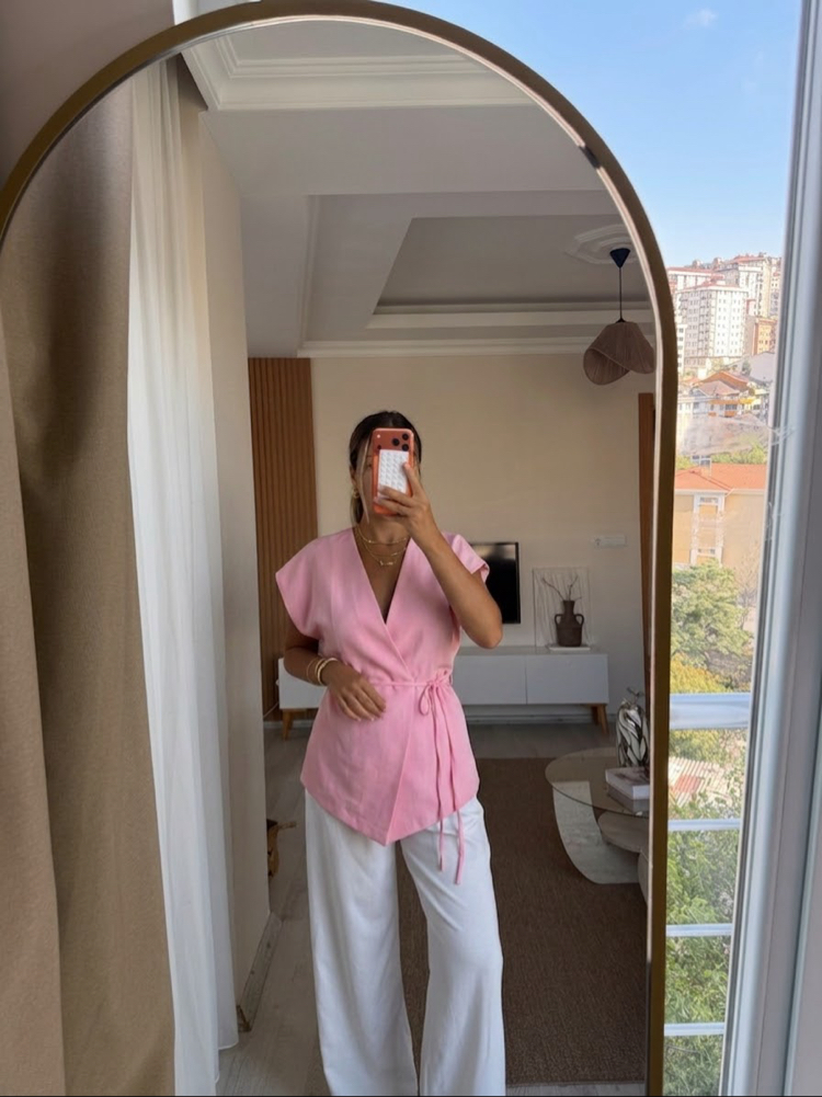 Astarlı pembe yelek