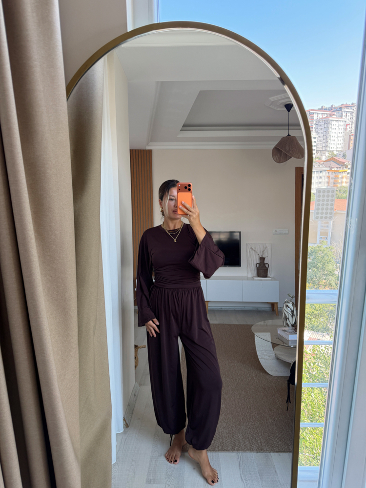 Bele oturtmalı bluz 