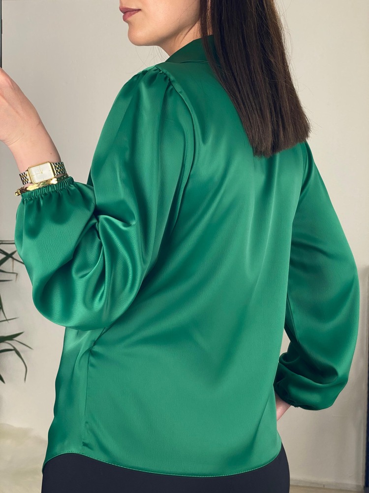 marka model yandan bağlamalı bluz (zümrüt)