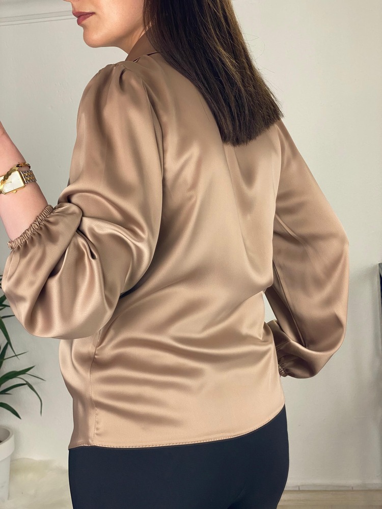 marka model yandan bağlamalı bluz (sütlü kahve)