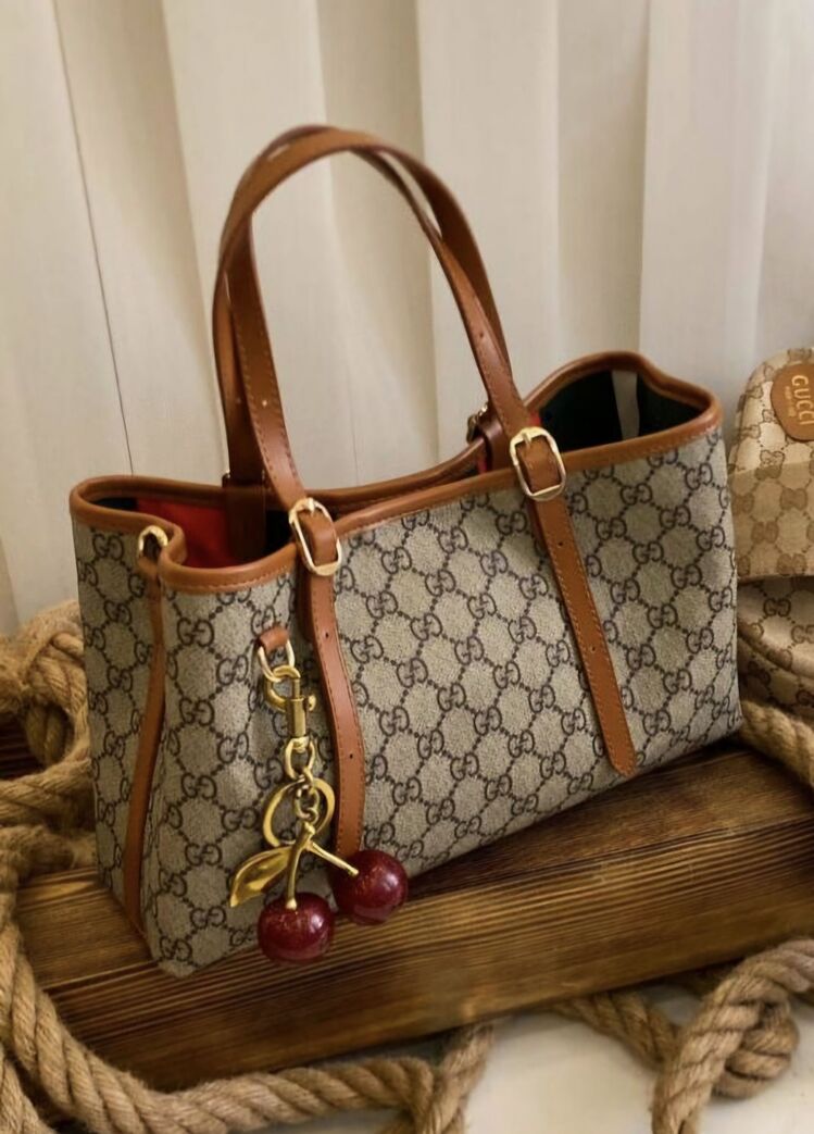 GUCCİ ( emblem )❤️