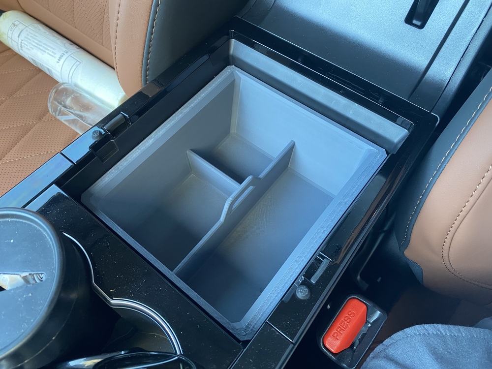 Chery Tiggo 8 Orta Konsol Organizeri – Tam Uyumlu Saklama Alanı Düzenleyici