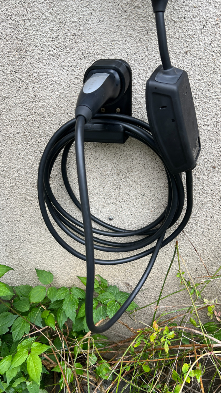 Type 2 EV Şarj Kablosu ve Priz Tutucu | Duvara Montaj Aparatı | Elektrikli Araç Aksesuarı