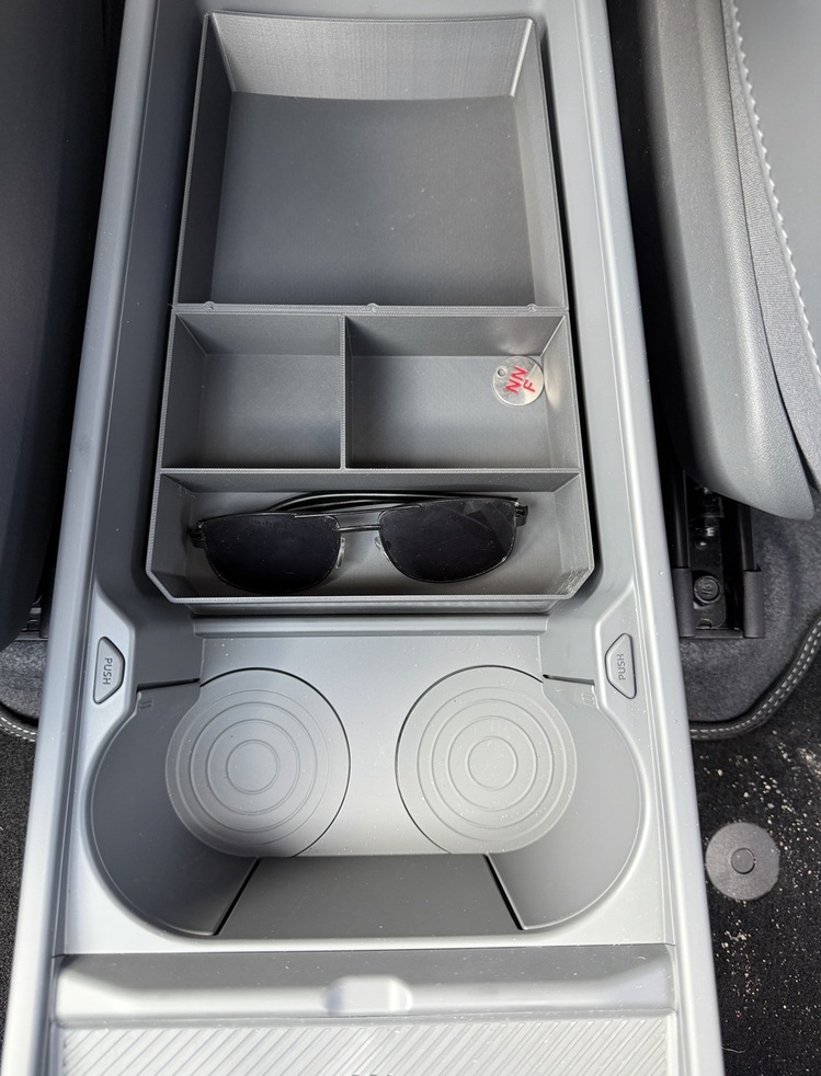 Kia EV3 Orta Konsol Organizeri – Tam Uyumlu Saklama Alanı Düzenleyici